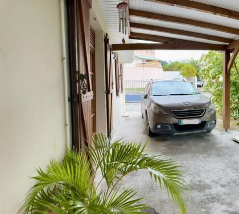 Ti Sucrier Jaune - Douceur Caraibe Vue Mer Le Carbet Luaran gambar